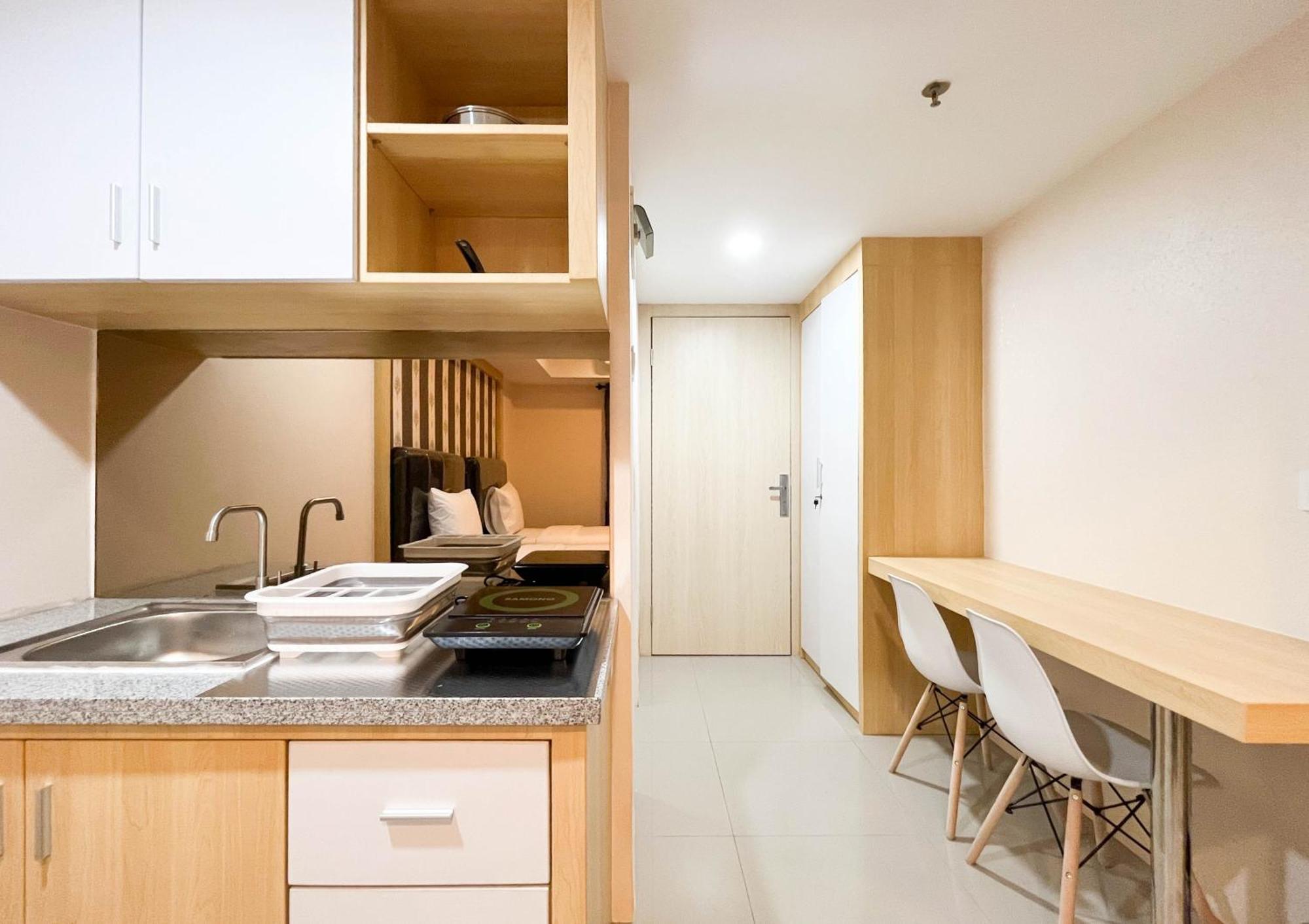 Comfortable And Tidy Studio De Prima Apartment By Travelio Medan Eksteriør billede